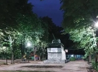 Завершена реконструкция освещения в сквере "Ветеранов" 