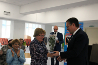 Дмитрий Денисов наградил лучших преподавателей города