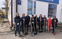 В Калуге продолжаются субботники 