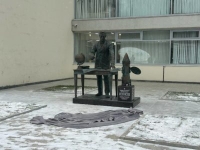 В Калуге открыли памятник космонавту Константину Феоктистову