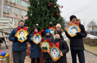 В Калуге прошла акция "Наряжаем елку вместе"