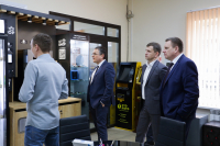 Дмитрий Денисов посетил вместе с Геннадием Новосельцевым и Дмитрием Разумовским калужское инновационное предприятие