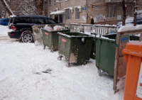 Расчистка контейнерных площадок от снега продолжается
