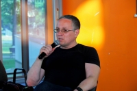 Дмитрий Денисов зафиксировал предложения граждан по развитию набережной