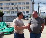 Дмитрий Денисов проконтролировал работы на Синих мостах 