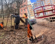 В Калуге возобновлен демонтаж оборудования на детских площадках