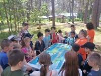 Ребятам из детского загородного лагеря «Белка» напомнили о правилах дорожного движения