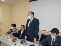 Дмитрий Денисов рассказал про строительство поликлиники на Правом берегу