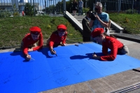 В Калуге прошел флешмоб, посвященный российскому флагу