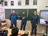 Ученикам школы напомнили об опасности первого льда на водоёмах