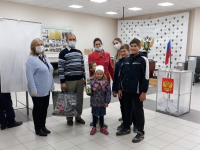 Многодетная семья из Калуги приняла участие в выборах