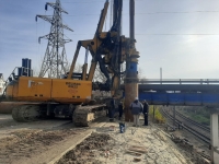 В Калуге начался монтаж свай для "Синих мостов"