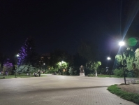 На площади Победы заменили светильники