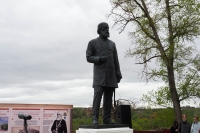 В Калуге установили памятник Ивану Ципулину