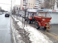Городская Управа увеличит толщину песка на тротуарах