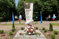 В Калуге открыли памятник академику Владимиру Кирюхину