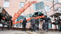 В Калуге установили вывеску "Храните деньги в сберегательной кассе"