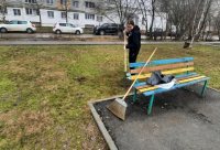 В микрорайонах города прошли субботники