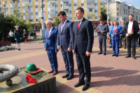 В Калуге возложили цветы к Вечному огню