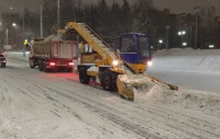Уборка города продолжается в круглосуточном режиме 