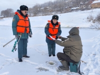 Сотрудники ГИМС провели профилактический рейд по местам массового выхода рыбаков на лед