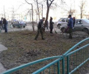Правый берег Калуги провел первоапрельский субботник