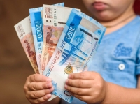 Более 550 детей из многодетных семей получили единое пособие по новым правилам