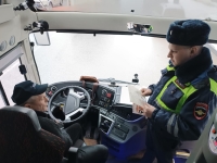 Сотрудники ГИБДД г. Калуги проверили правила перевозки детей