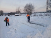 Уборка снега в Калуге продолжается 