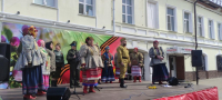 Артисты "Калужской тальянки" поздравили жителей Калуги с Днём Победы