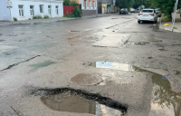 Названы сроки начала ремонта дорожного полотна на улице Воронина