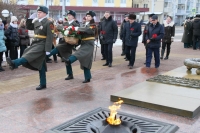 В Калуге возложили цветы к памятнику Маршала Жукова