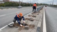 Завершаются работы по замене ограждения на дамбе Яченского водохранилища 